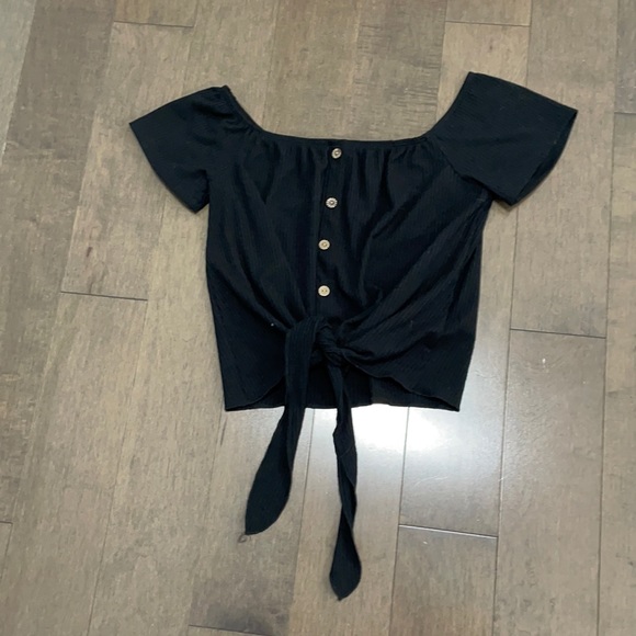 Button crop top